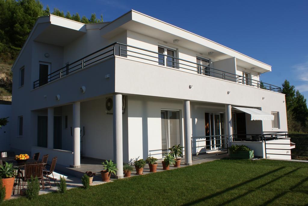 Apartma Tonka *